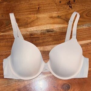 Victoria's Secret Cream Bra 36D lightly lined
